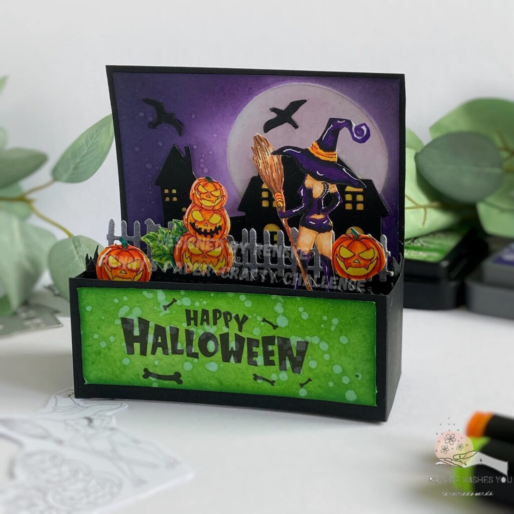 Halloween Card in a Box Witch with pumpkins Mirtilliamenten (2) Angled view of a completed Halloween card in a box, highlighting the three-dimensional elements and spooky decorations